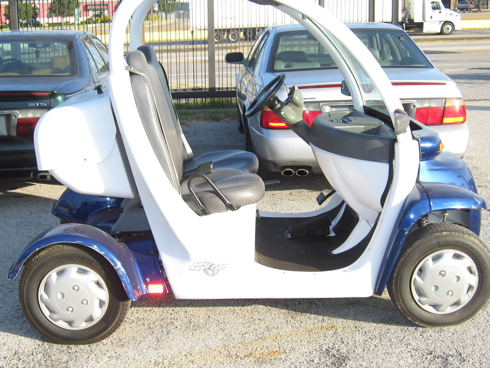 2000 GEM CAR to Autoworldtx